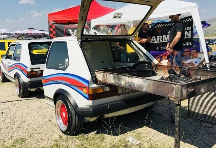 ATRAKCIJE MOSTARSKOG MOTO VIKENDA "Golf i po" s ugrađenim roštiljem i “kadet” s hiljadu konja