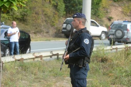 IŽIVLJAVANJE KOSOVSKE POLICIJE Sa Merdara vraćeno vozilo Hitne pomoći koje je trebalo da doveze bolesnika iz Niša