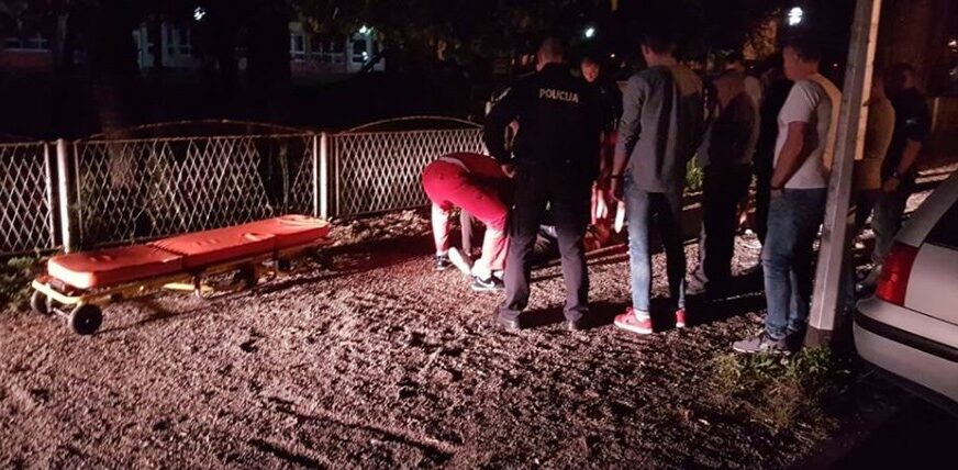 U bihaćkom parku pronađen migrant sa TEŠKIM POVREDAMA glave