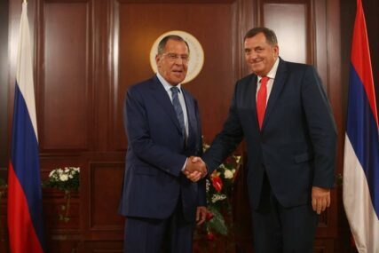 SASTANAK S PUTINOM DO KRAJA GODINE Dodik i Lavrov o pritiscima na Srpsku i NABAVCI RUSKIH VAKCINA