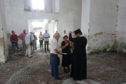 U obnovi crkve u Gati pomažu Bošnjaci iz Bihaća i Cazina: Pravoslavna zvona zovu Srbe rasute po svijetu