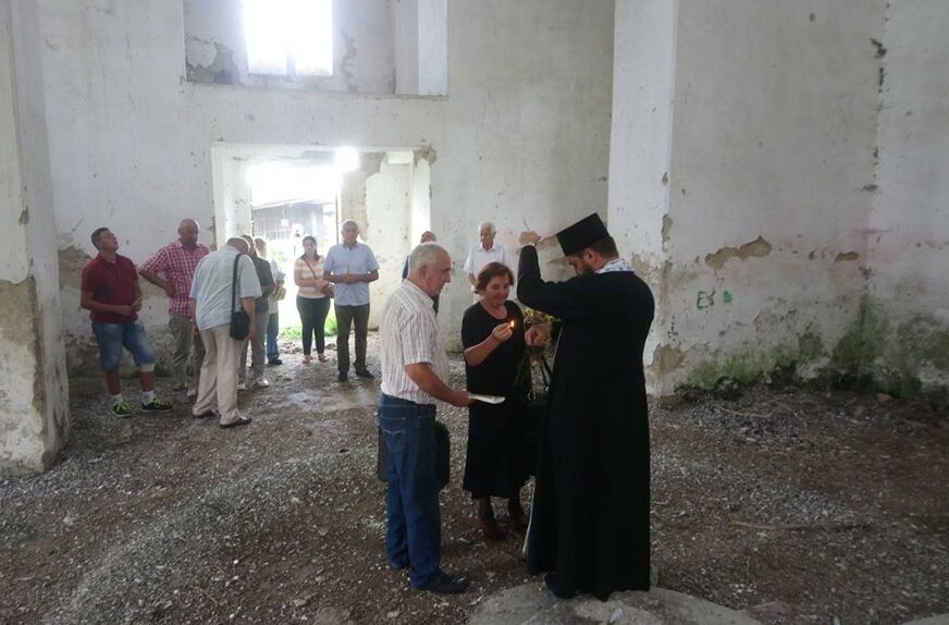 U obnovi crkve u Gati pomažu Bošnjaci iz Bihaća i Cazina: Pravoslavna zvona zovu Srbe rasute po svijetu