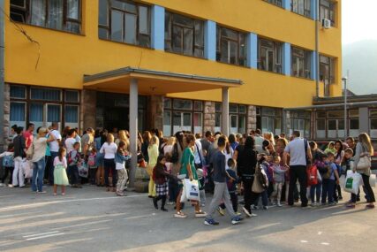 U ŠKOLE ULOŽENO PREKO MILION KM Završene rekonstrukcije obrazovnih objekata u Zvorniku