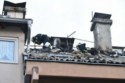 Ugašen požar u zgradi u naselju Dobrinja, nema povrijeđenih