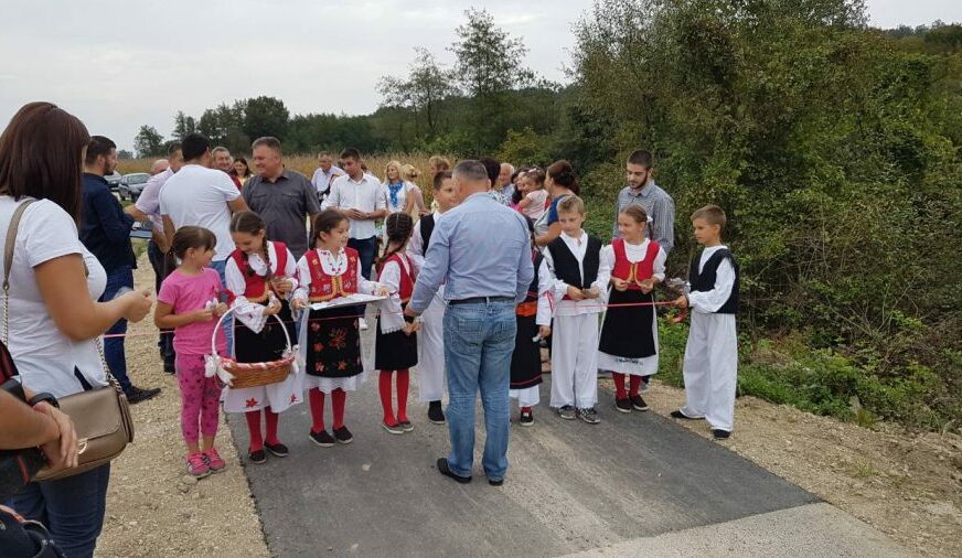 Asfaltirana dionica puta u zaseoku Đukići u Gradiški povezala 3 sela