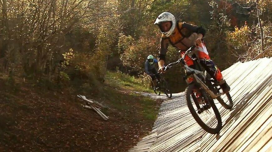 VOLONTERI OTVARAJU BAJK PARK "KLANAC": Krupa na Vrbasu novi dom za ljubitelje adrenalinskog sporta