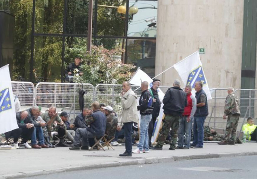 Borci u Sarajevu ponovo na ulici: Tvrde da su nerede izazvali “ubačeni elementi”