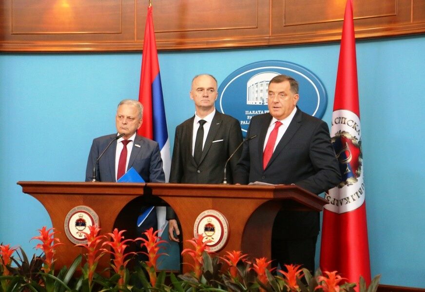 Dodik najavio: Izdvaja se 2,2 miliona za ZAPOSLENJE 81 ASISTENTA na državnim univerzitetima