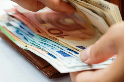 CBCG: Crnogorci najviše investiraju u Kipar