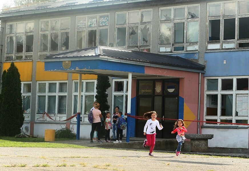 ŠKOLE SVE PRAZNIJE Oko 450 školaraca godišnje odlazi iz Srpske