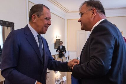 „ŽIVOT SE NASTAVLJA I POSLIJE ŠEZDESETE“ Lavrov je ovim rođendanskim poklonom IZNENADIO IVANIĆA