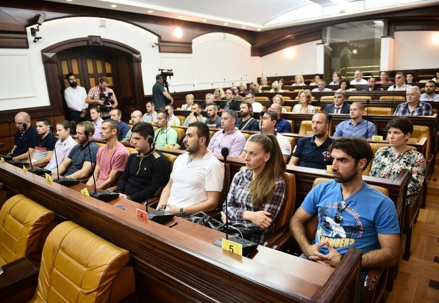 OŽIVLJENA PRIJERATNA PRAKSA Sportske sekcije ponovo u školama