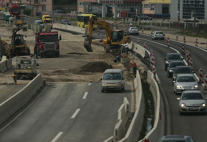 Probijen rok za završetak svih radova oko uklanjanja naplatnih kućica u Glamočanima