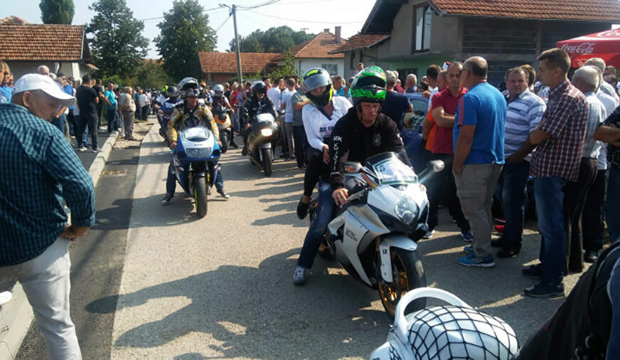 TIŠINU PARALI BOLNI JECAJI Sahranjen motociklista koji je podlegao povredama nakon OSAM DANA KOME