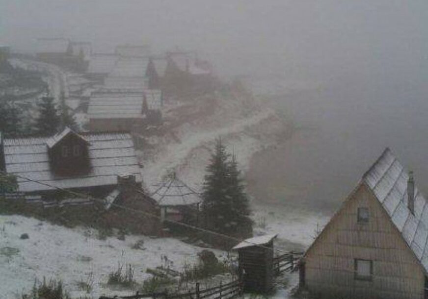 PRVI SNIJEG U BiH Zabijelilo se na Vlašiću i Prokoškom jezeru (FOTO)