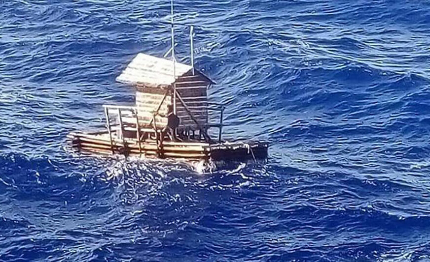 JEO RIBU I PIO MORSKU VODU Tinejdžer (19) preživio SEDAM SEDMICA na otvorenom moru 125 KILOMETARA daleko od obale
