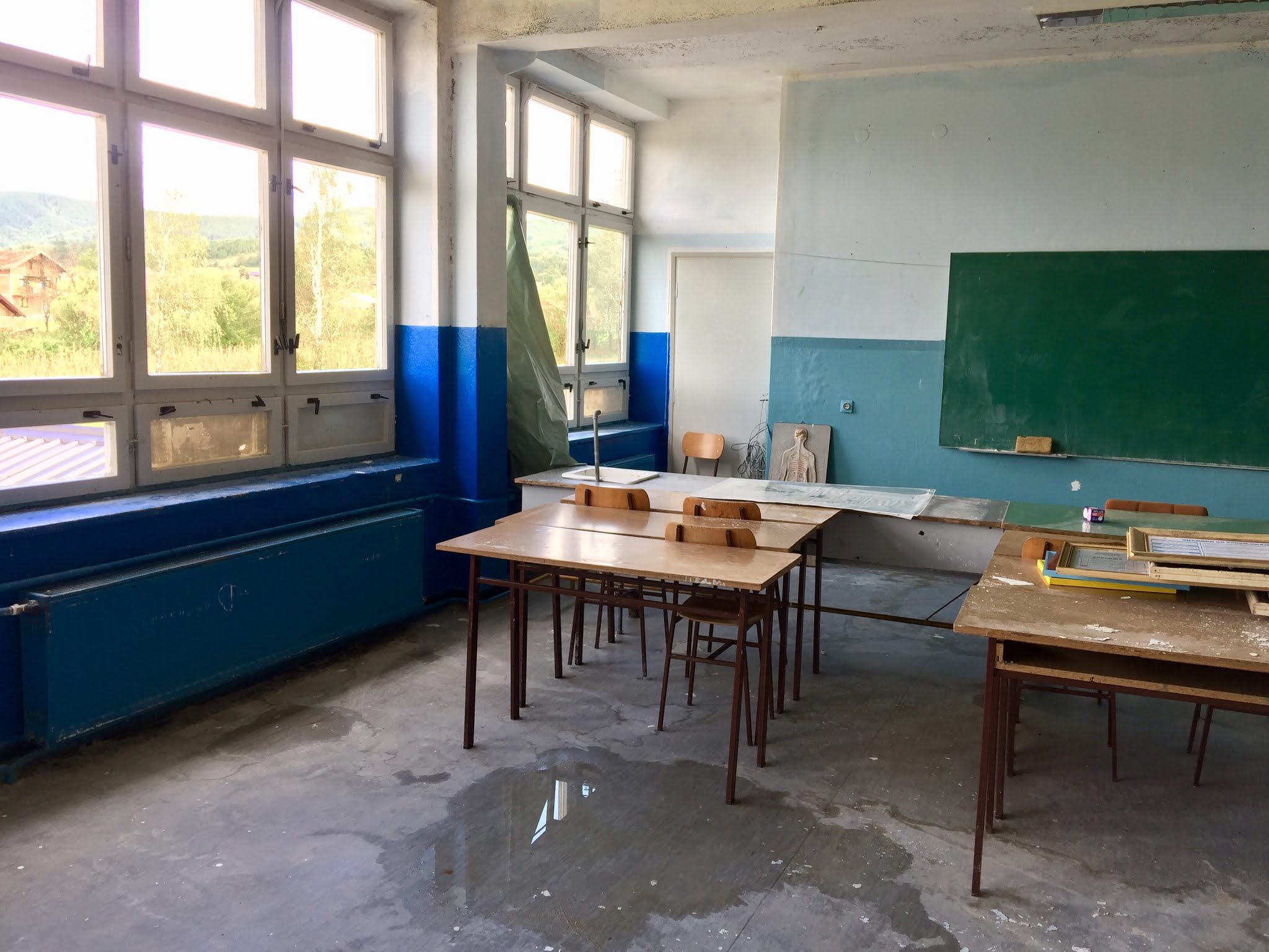 KAKO ŽIVE DJECA U SELIMA Škole daleko, vrtića nema, ćuke im jedini drugari Leutar.net Leutar.net KAKO ŽIVE DJECA U SELIMA Škole daleko, vrtića nema, ćuke im jedini drugari