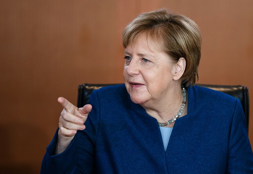 DAN D Merkel: Poklon istorije je učestvovanje na godišnjici iskrcavanja angloameričkih snaga u Francuskoj