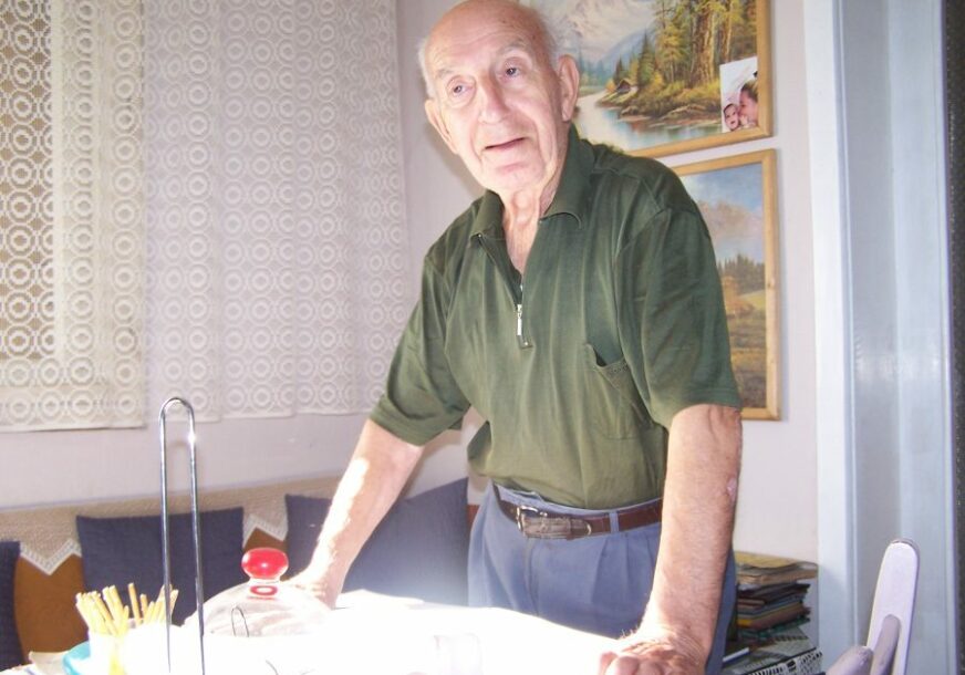ISPISAO FUDBALSKU ISTORIJU BEZ JEDNOG BUBREGA Asim Hadžialagić (91) sportska legenda Gradiške