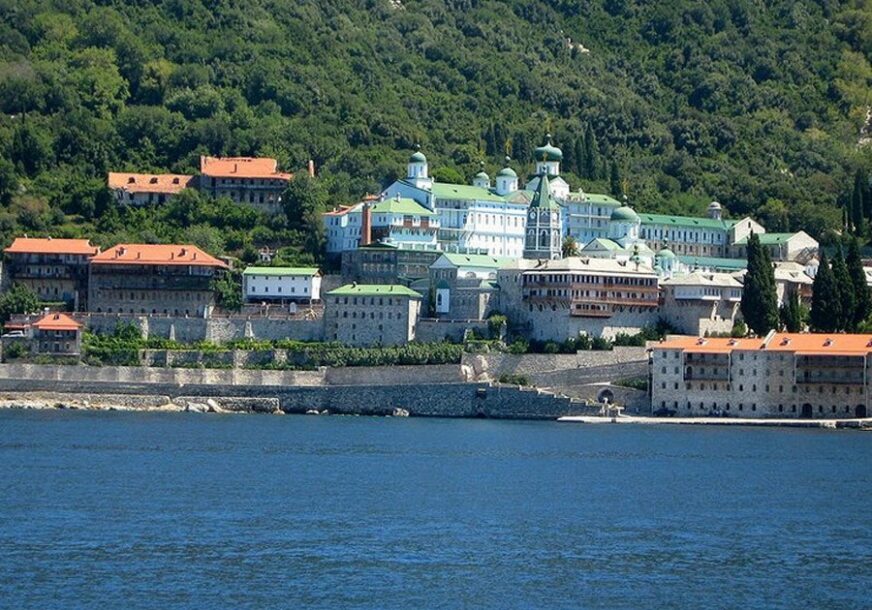 Patrijarh Kiril nakon RASKOLA u Pravoslavlju: Vjernici NEĆE MOĆI da se mole i pričeste u manastirima na Atosu