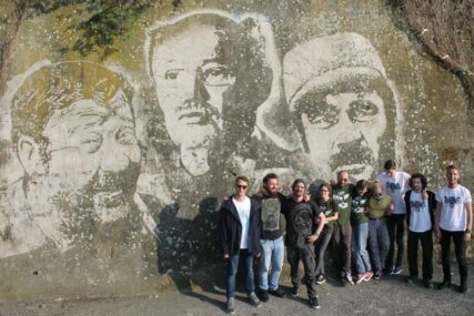 Mural povezao mlade: Glumci Pavle, Mustafa i Boris ujedinili Brčko