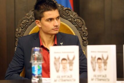 David Kojčinović o knjizi “Od iluzije do stvarnosti”: Pisana riječ i dalje ima težinu