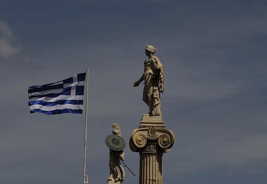 DRAMA U GRČKOJ Anarhisti razbijali izloge banaka i prodavnica