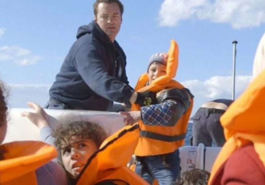 PREMINUO "HEROJ EGEJA" Grka (44) koji je SPASAO VIŠE OD 5000 MIGRANATA pokosio srčani udar (VIDEO)