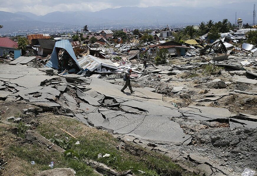 UHVAĆENI SA ROBOM Uhapšene 92 osobe koje su pljačkale oblast razorene zemljotresom