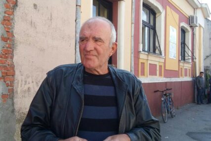 "ŽENA I DJECA SU NA BIRAČKOM SPISKU, A MENE NEMA" U Brčkom živi 55 godina i redovno glasa, a sad mu treba HRPA PAPIRA da to dokaže