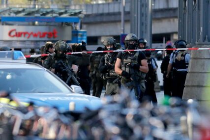 EVAKUISANA NAJVEĆA DŽAMIJA U NJEMAČKOJ Dojava o bombi u sjedištu Tursko-islamske unije za vjerska pitanja u Kelnu