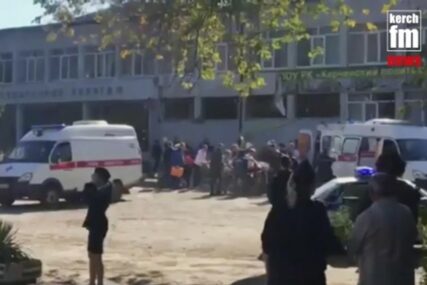 Pojavili se snimci iz dvorišta u kom se desio TERORISTIČKI NAPAD (VIDEO)