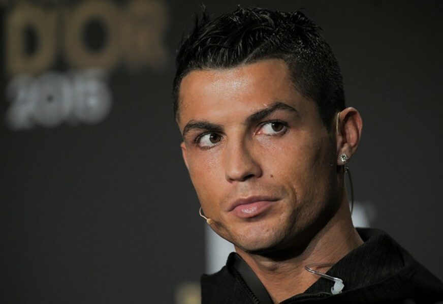 Slavni fudbaler u LIJEPOM društvu: Ronaldo fanove oduševio novom fotografijom (FOTO)