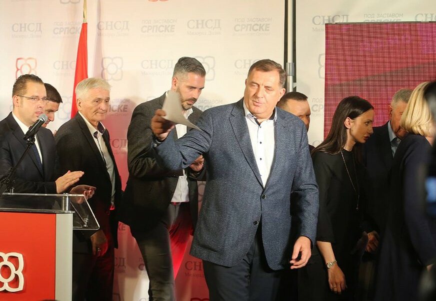 DAN POSLIJE Dodik: Premijer Srpske će biti iz SNSD-a (FOTO, VIDEO)
