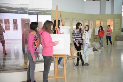 DRUŠTVENIM MREŽAMA DO PUBLIKE Polovina mladih Banjalučana ne zna koliko ima muzeja u "prestonici kulture"