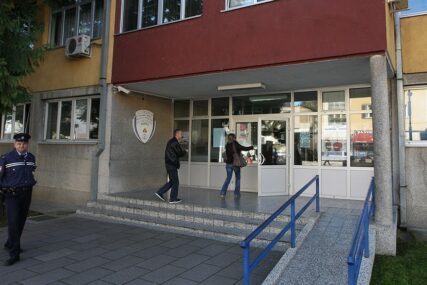 RASVIJETLJENA KRAĐA "ŠKODE" Policija uhapsila dvojicu lopova, traga za trećim