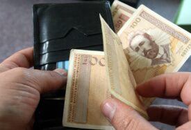 Decembarski prosjek u Srpskoj 1.038 KM: Posljednja plata u godini ponovo najviša