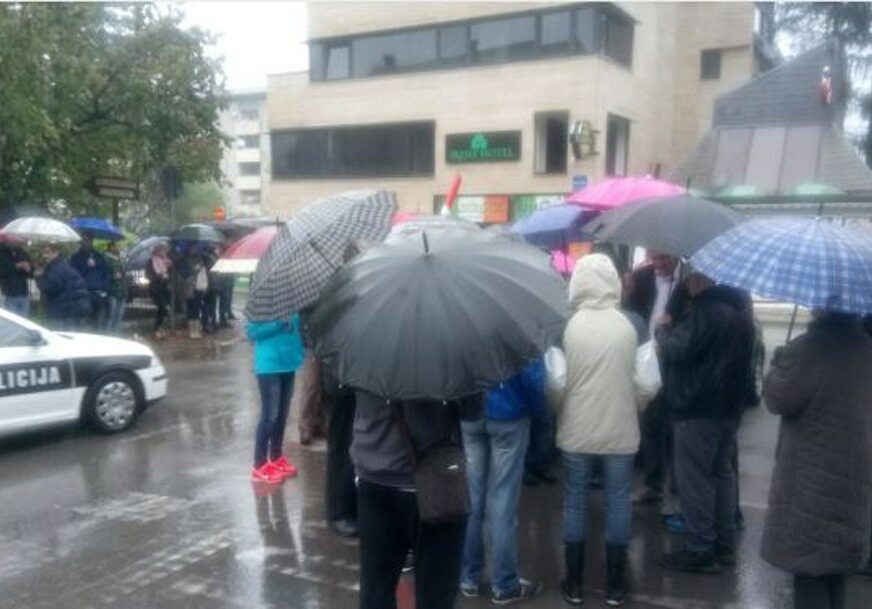 GRAĐANI TRAŽE HITNO RJEŠENJE Novi protest u Bihaću zbog DOLASKA MIGRANATA