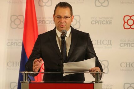 “JEDNA OD NAJVEĆIH POLITIČKIH KRIZA” Kovačević poručio da je pokušaj promjene Savjeta ministara prevara izborne volje građana