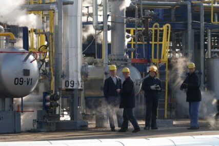TEHNOLOŠKI VIŠAK Rusi otpuštaju radnike u Rafineriji nafte i Rafineriji ulja