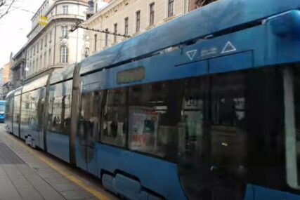 STRAVA U ZAGREBU Tramvaj udario pješaka, tijelo nesrećnog muškarca ZAPELO ISPOD VOZILA