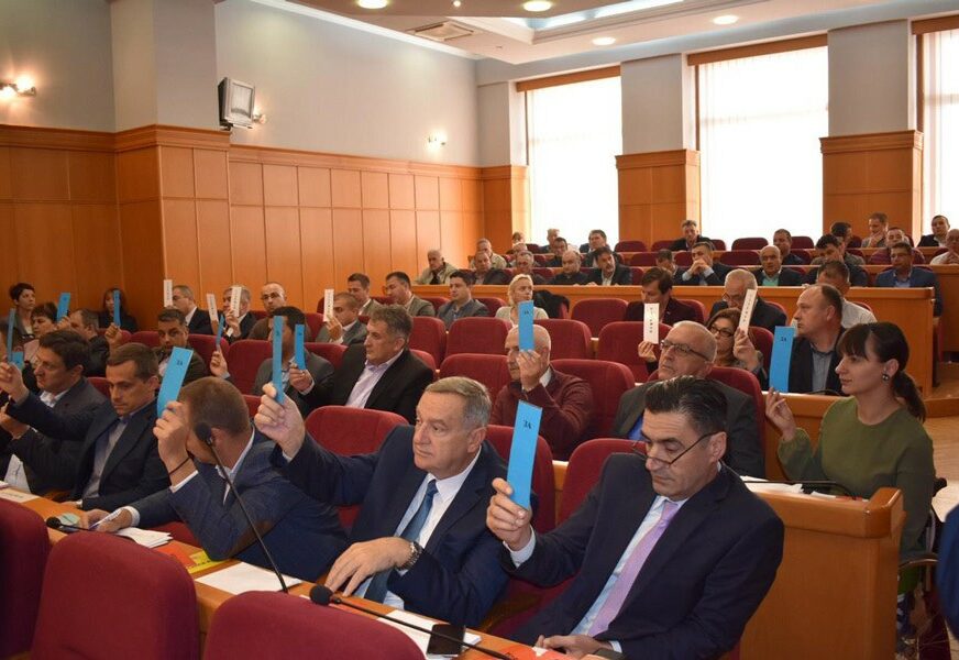 Vučić počasni građanin Trebinja, odbornici SDS nisu prisustvovali sjednici