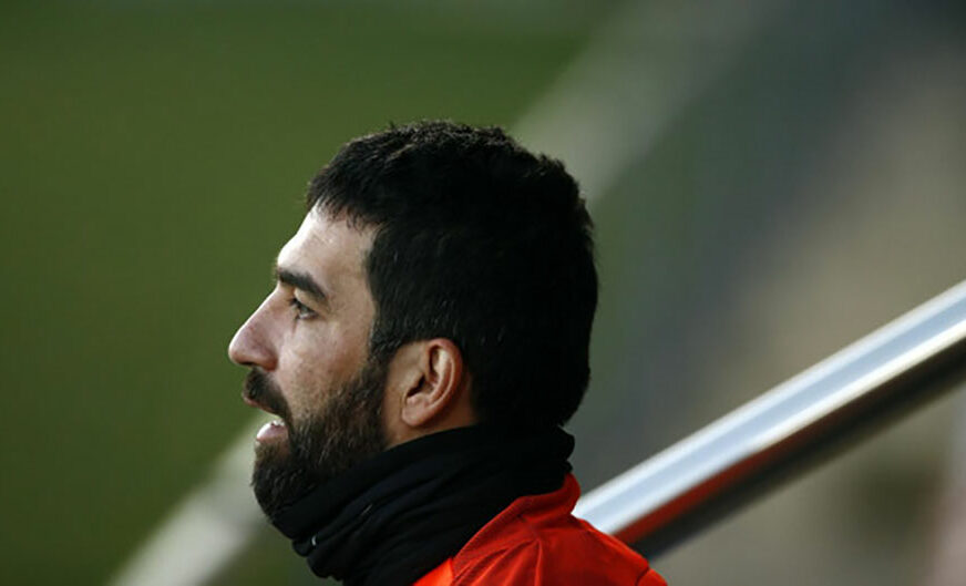 PROBLEMATIČNI TURČIN Bivši fudbaler Barselone ponovo u centru skandala, možda će i u zatvor