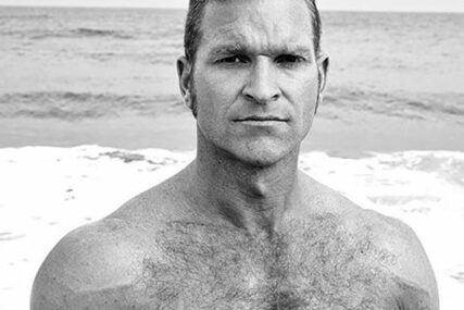 NEOBIČAN TALENAT ŠOKIRAO Kanadski umjetnik PENISOM od 27 centimetara  naslikao portret člana žirija (VIDEO)