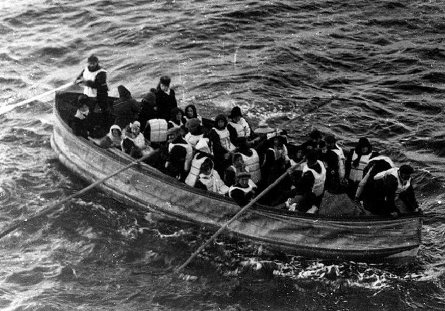 SRCEPARAJUĆA LJUBAVNA PRIČA Uskočili su u posljednji čamac za spasavanje, a prošli su GORE NEGO NA TITANIKU