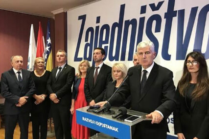 ČOVIĆ PREĆUTNO PRIZNAO PORAZ “Žalosno je kako su Bošnjaci postupili, to je put NAZADOVANJA”