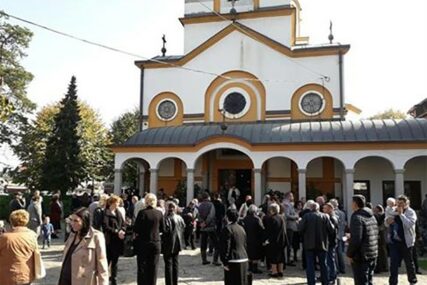 OBOSTRANA KORIST U predizbornoj kampanji više para i za vjerske zajednice