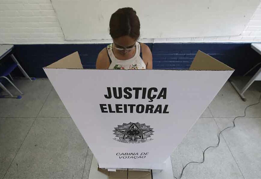 IZBORI U BRAZILU Glasali predsjednički kandidati, Bosonario u pratnji obezbjeđenja