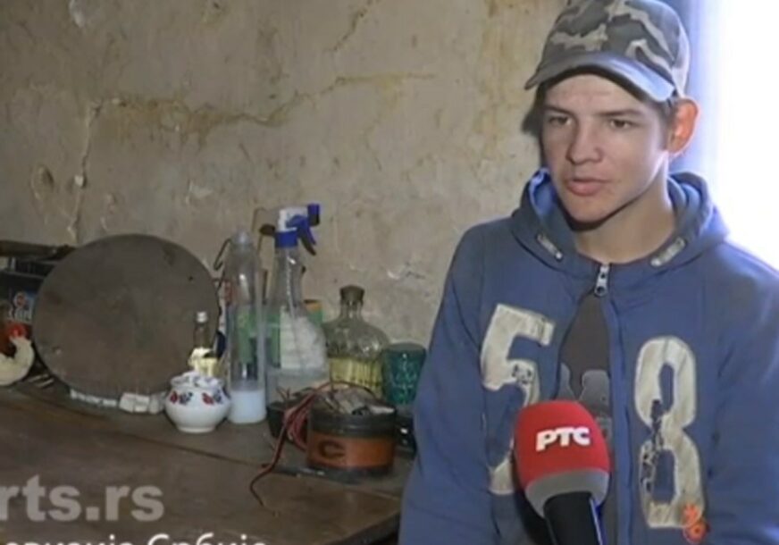 TEŠKA SUDBINA MLADOG JOVANA (16) Živi POTPUNO SAM bez struje i vode, a kuću neće da napusti