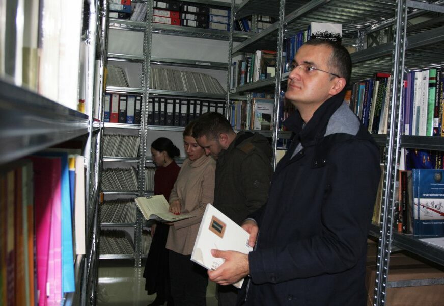 VRIJEDNA DONACIJA Za Konfucijev institut stiglo čak 2.000 knjiga